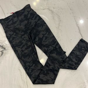 Spanx faux leather black camo legging size small like new condition